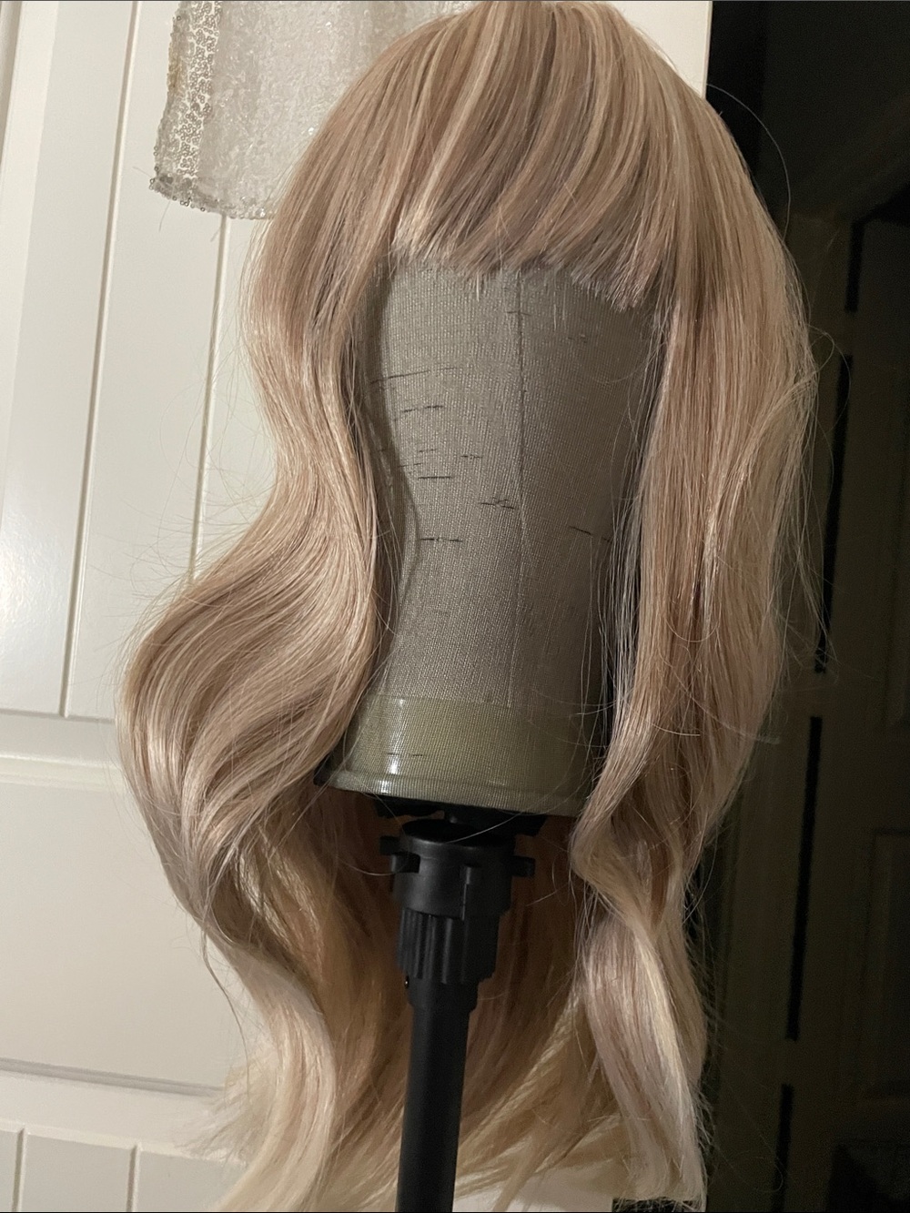 Blonde Wig - Picture 12 of 12